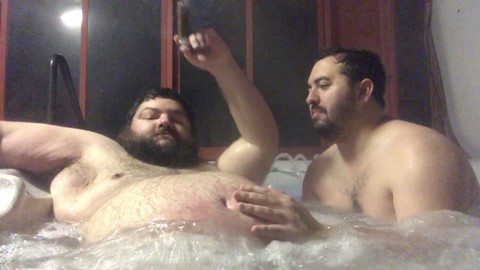 Fumer, un ours, une amatrice Fumer, un ours, une amatrice