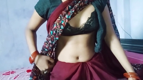 Indische Bhabhi betrügt ihren Ehemann mit Dever - heißer und harter Sex mit klarer Hindi-Audio