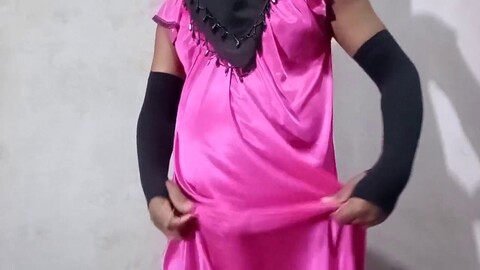 Maravillosa tía madura en saree comparte una historia caliente llena de deseo