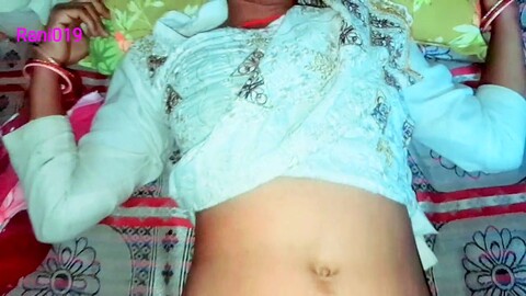 La ama de casa india Desi Rani Bhabhi se sumerge en una intensa acción anal La ama de casa india Desi Rani Bhabhi se sumerge en una intensa acción anal