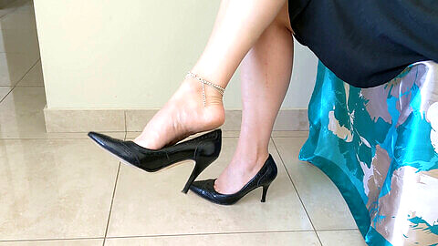 Stiletto heels, leche en zapatos, dry feet