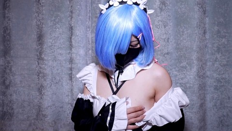 Juguete sexual, chica masturbandose, medias blancas