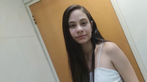 Pareja amateur se graba en un vídeo casero de sexo con primeros planos del ano