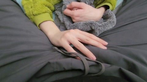 La compañera de cuarto Ninaandevan hace que su "serpiente de pantalón" se correrse en sus pantalones. La compañera de cuarto Ninaandevan hace que su "serpiente de pantalón" se correrse en sus pantalones.