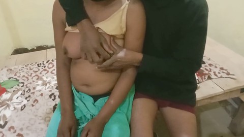 La joven india Kajalbhabhi813 se descontrola con su novio